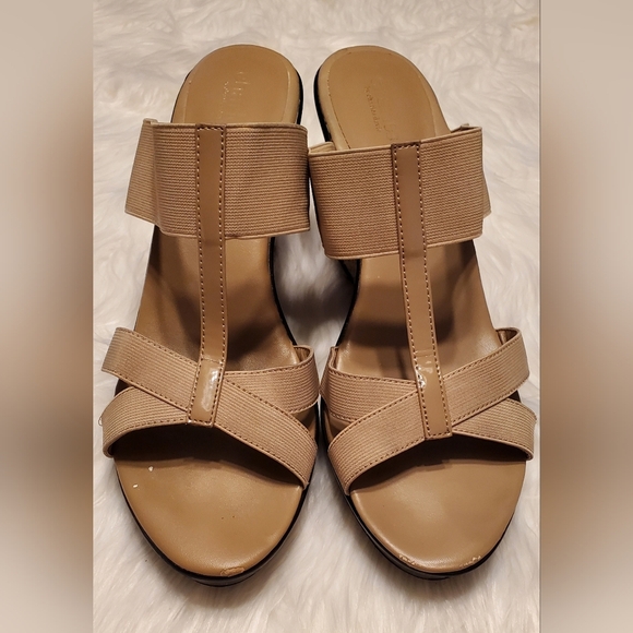 Charles By Charles David Camel Platform Wedge Open Toe Slip On Sandals Size 10 - Picture 2 of 5